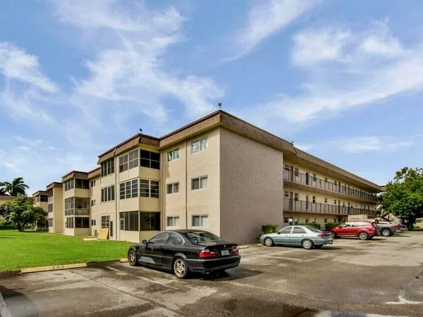 705 Lori Drive #104, Palm Springs, FL 33461