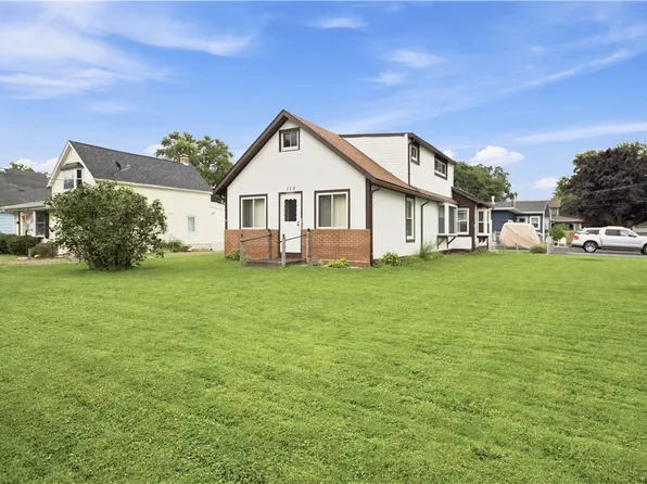 110 Braddock Rd, Rochester, NY 14612