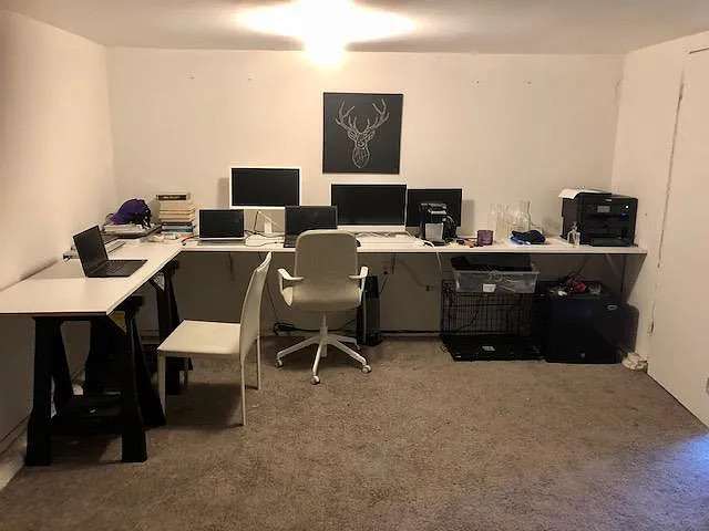 Bonus office space in Garage.