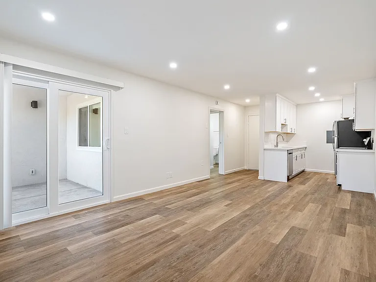544 Pacific Street — Photo 1