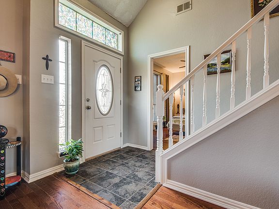 2503-brooke-trail-carrollton-tx-High-Res-4.jpg