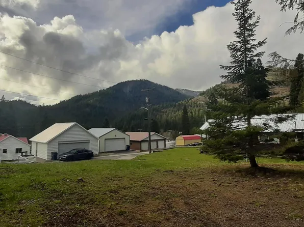 8th St, Mullan, ID 83846