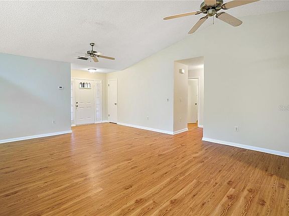 5th image of 1602 Selkirk Dr