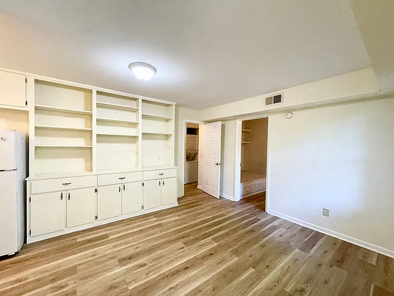 1227 Barnwell St #4 — Photo 5