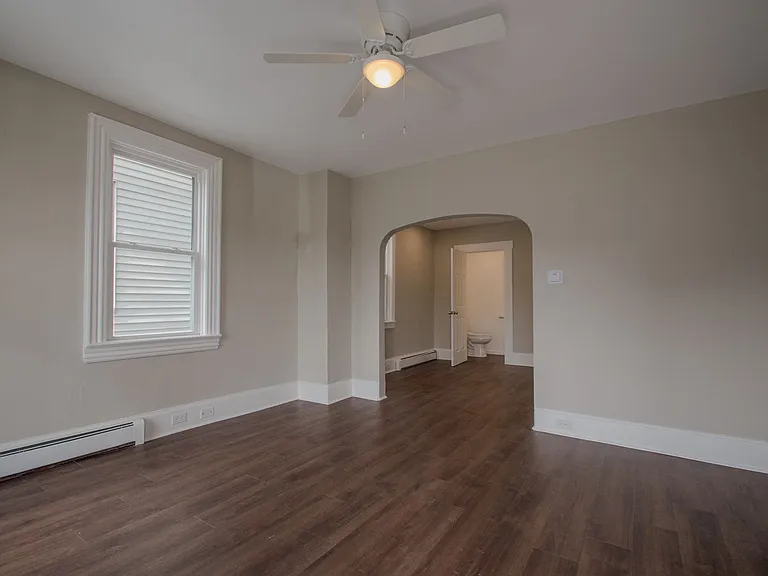 208 Chestnut St — Photo 3