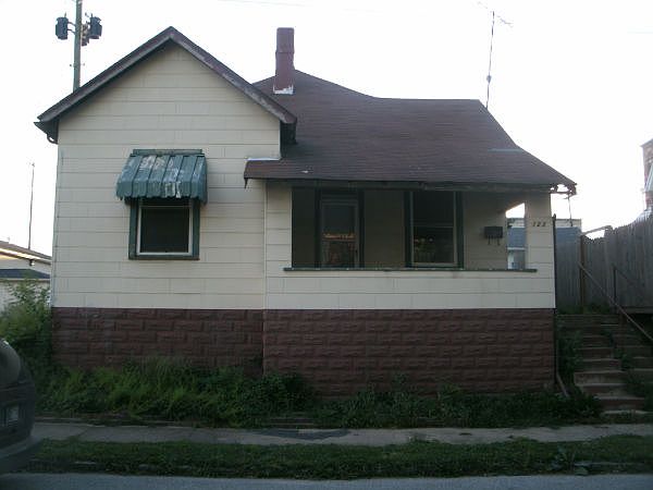 1st image of 123 N East St