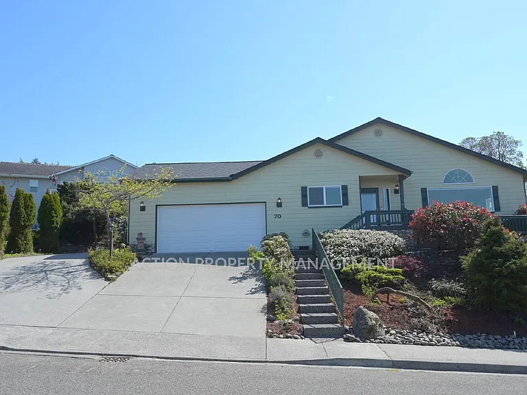 70 Amethyst Dr — Photo 1