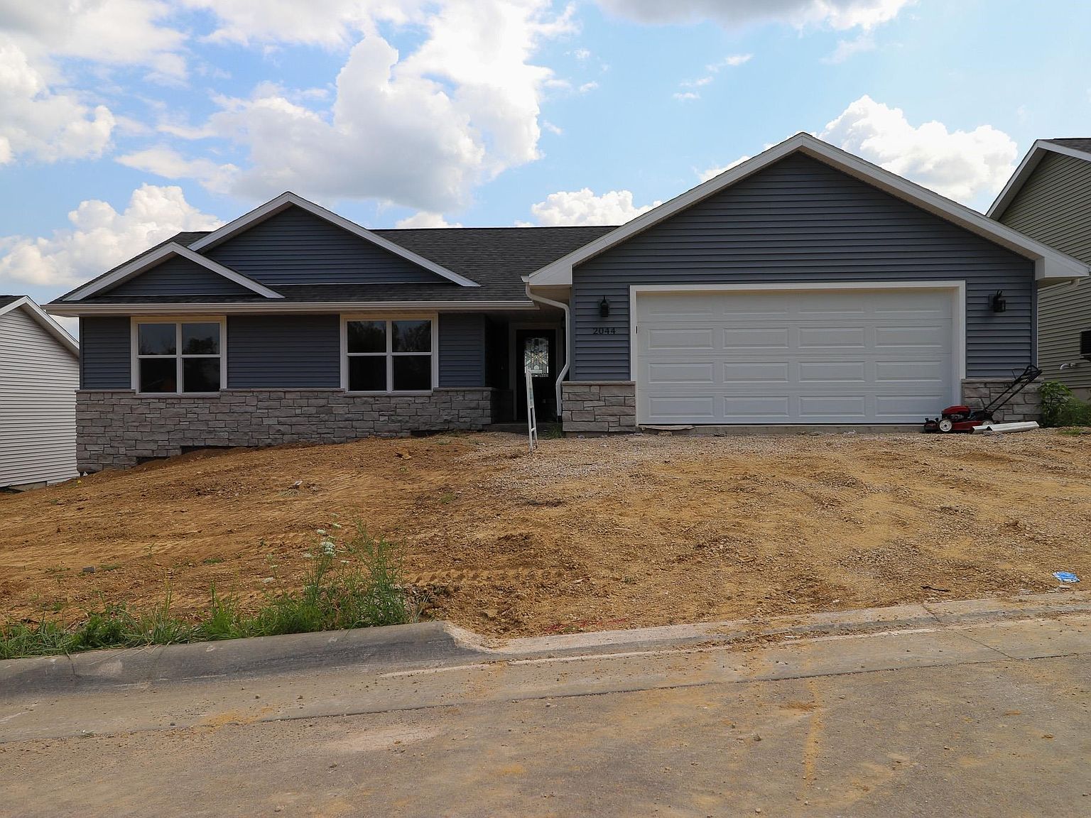 2044 Sky Blue Dr, Dubuque, IA 52001 MLS 147516 Zillow