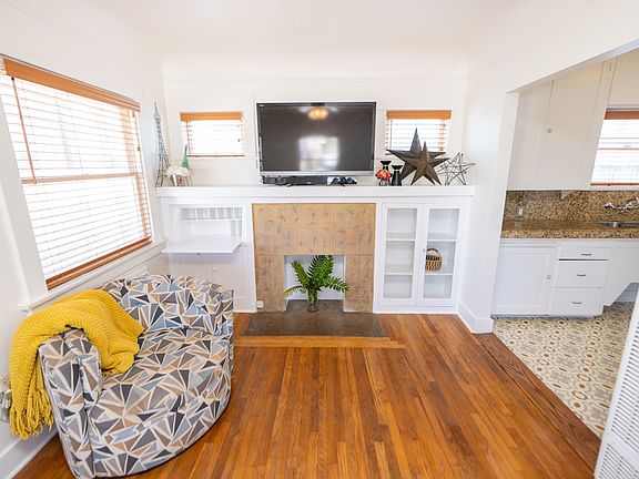 2nd image of 4756 Bancroft St #4756