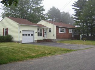 6 Ranch Ln, Biddeford, ME 04005