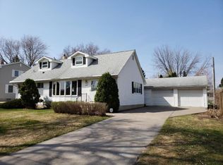 2073 Mesabi Ave, North Saint Paul, MN 55109