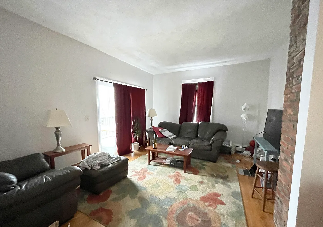4 bed, 9999 sqft, $3,800 — Photo 2