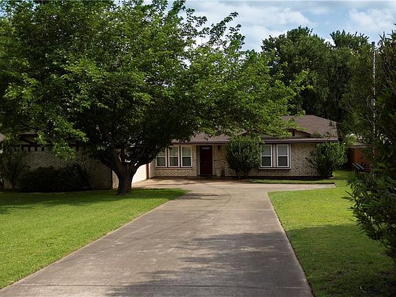 3rd image of 405 Granada Calle Ct