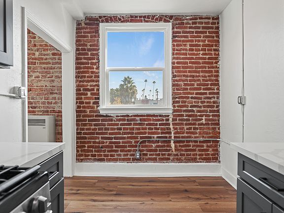 3rd image of 5870 Franklin Ave #09ca954e7