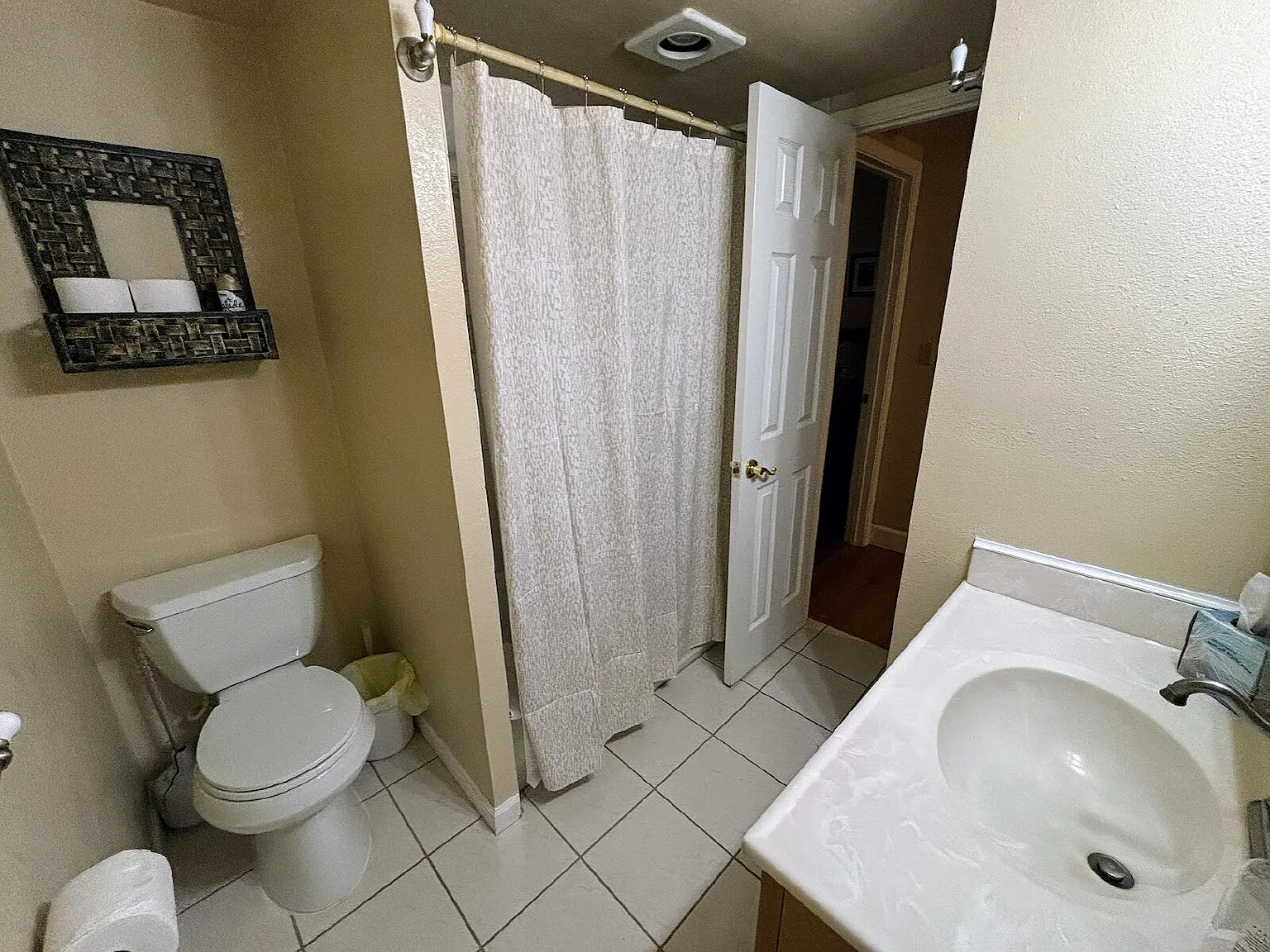 2 bed, 2.0 bath, 840 sqft, $2,000 — Photo 2