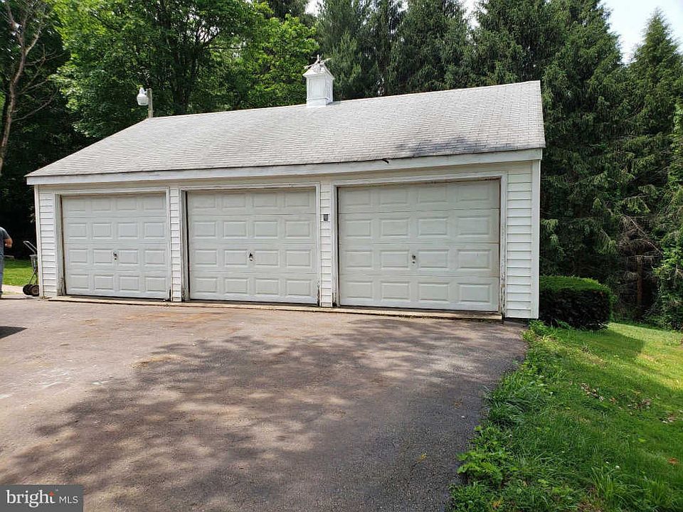 2nd image of 21920 Big Woods Rd