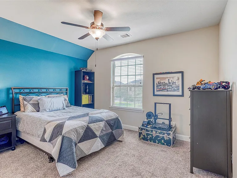 6318 Sunstone Fls — Photo 16