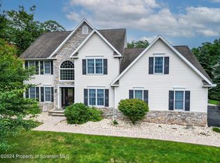 28 Harley Dr, Mountain Top, PA