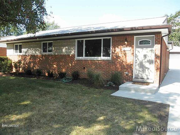 4th image of 38443 Littlefield Dr