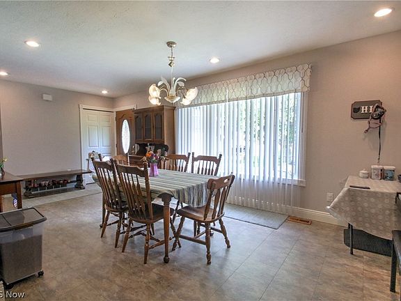 3rd image of 7922 Driftwood Dr
