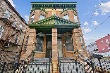 124-124A Lexington Avenue