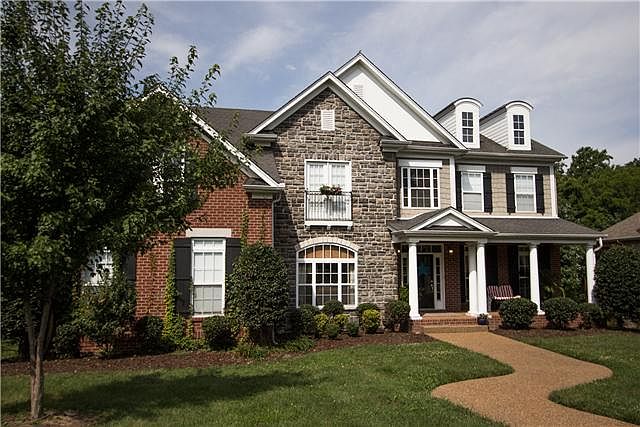 1st image of 3013 Oxford Glen Dr