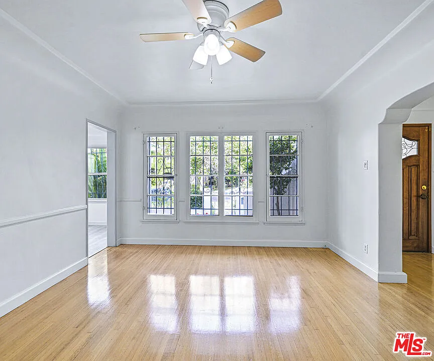 3 bed, 2.0 bath, 1800 sqft, $4,995 — Photo 4