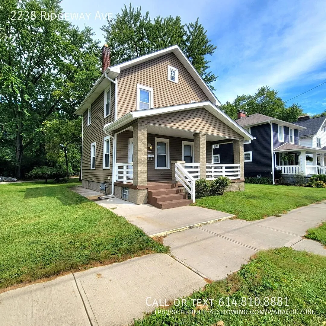 Beautifully Remodeled Home with Garage on a Large Corner Lot in Columbus — Photo 1