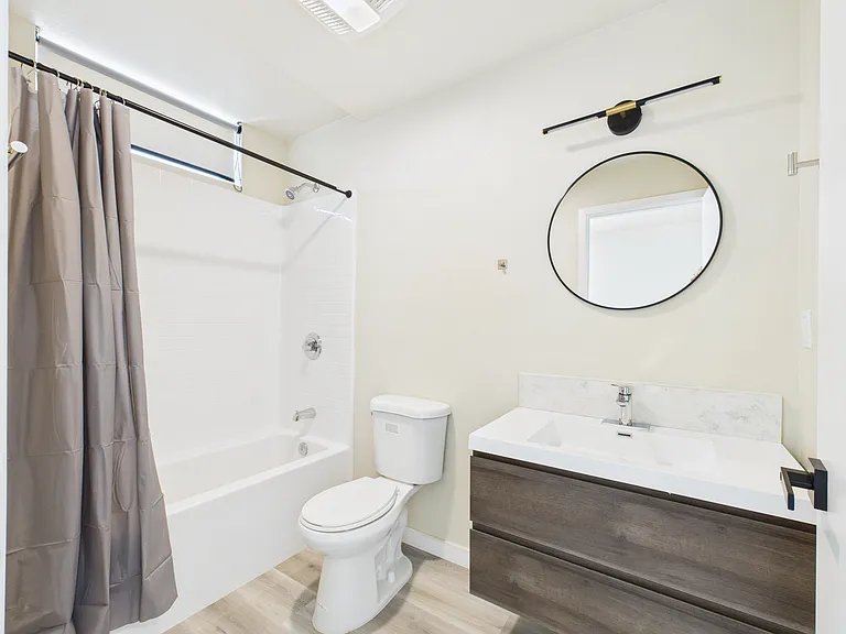 8457 N Langdon Ave — Photo 21