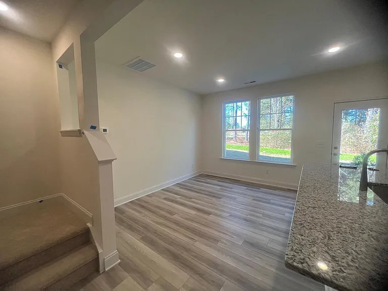 140 Wildflower Cir — Photo 4