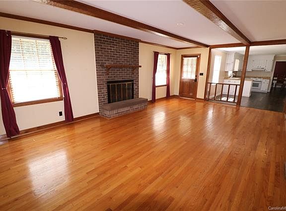 4th image of 2409 Rosemond Cir