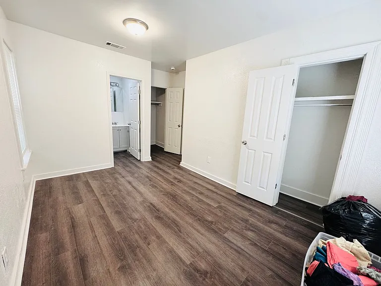 2127 N 71st Ave — Photo 21