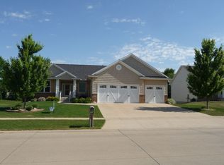 1365 Maple St, Robins, IA 52328