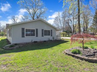 21419 Elwell Rd, Belleville, MI 48111