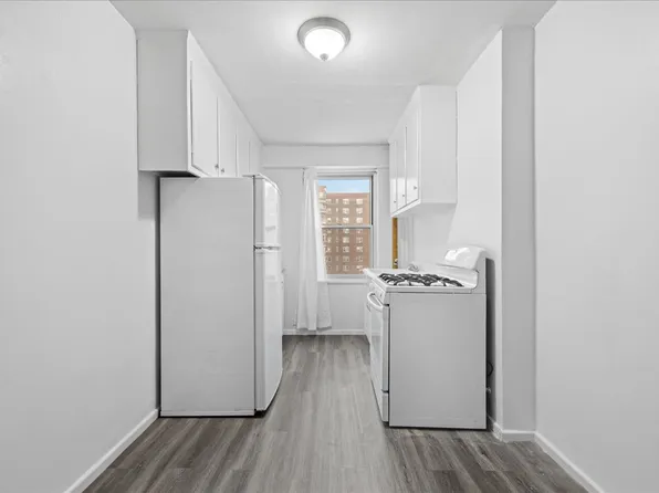 477 Fdr Drive image 4 of 19