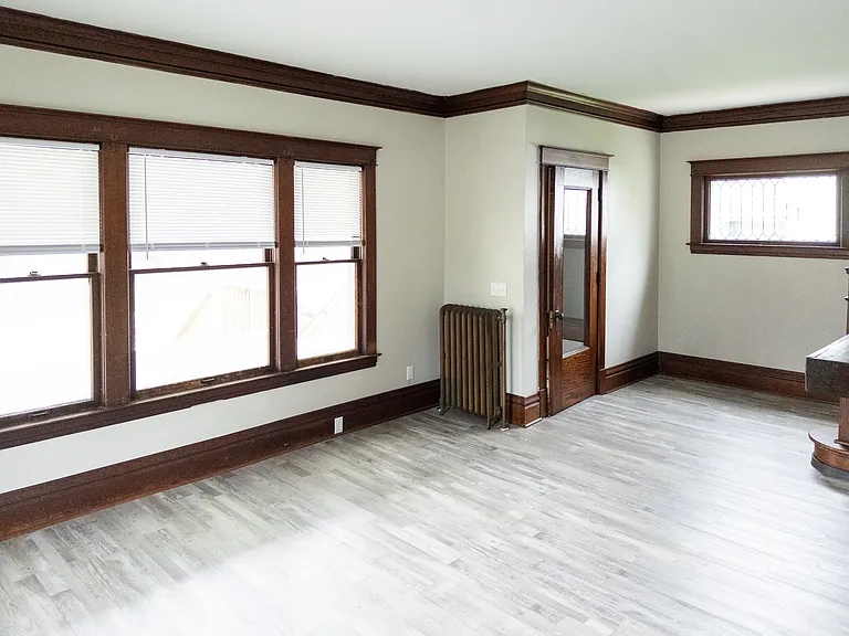 1421 Sherwood Ave — Photo 7