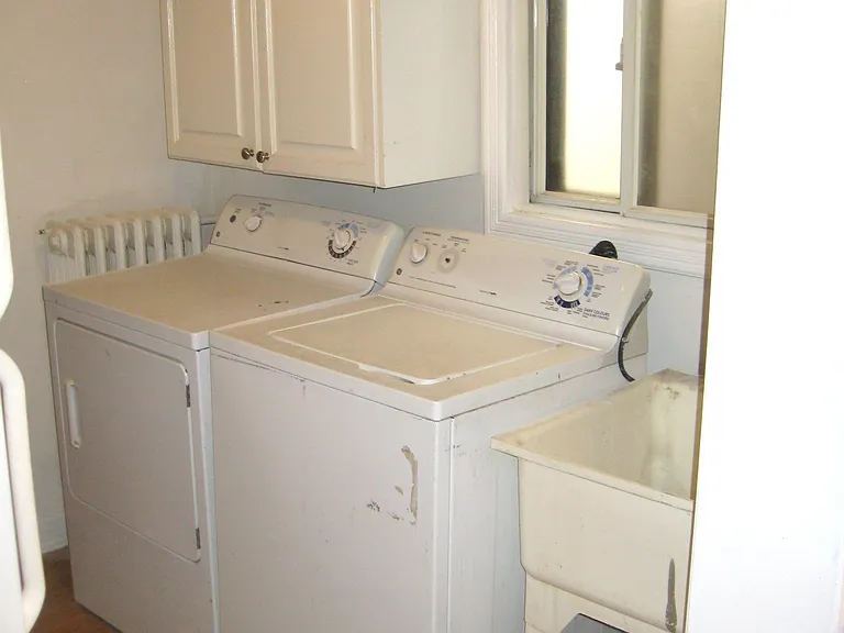 238 Lumsden Ave — Photo 3