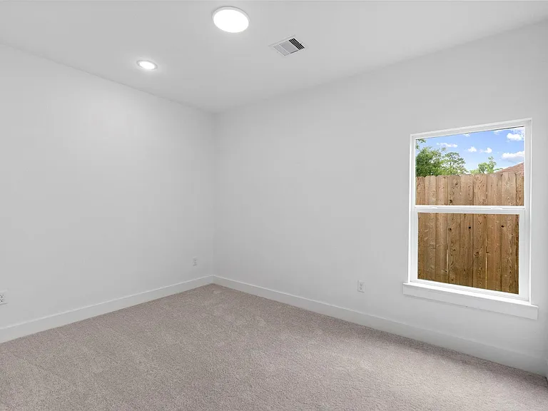 8109 Hamlet St #B — Photo 10