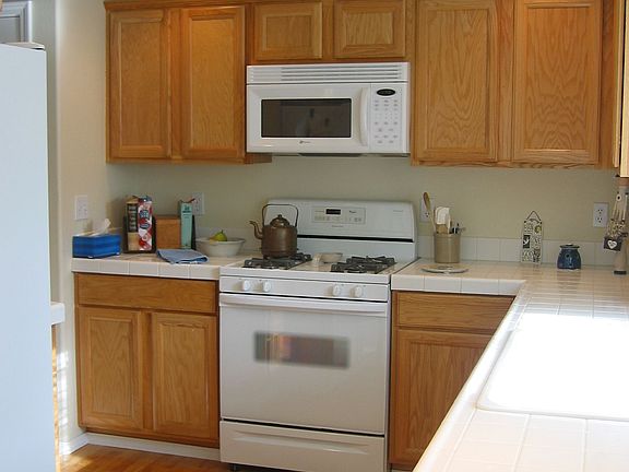 Sunny, Modern Kitchen