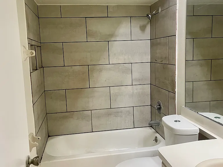 1012 Henson Ct — Photo 17