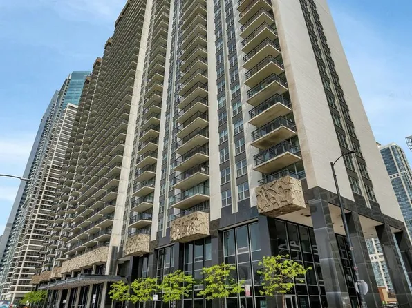 400 E Randolph St APT 1725, Chicago, IL 60601