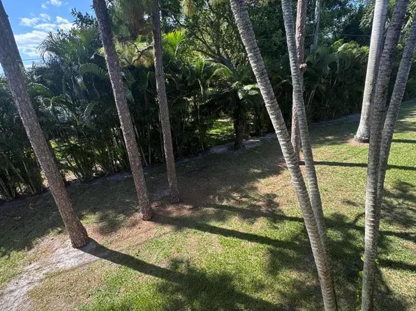 435 Pine Glen Ln APT C-2, Greenacres, FL 33463