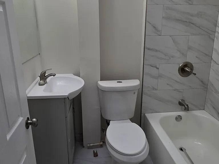 2723 W Lafayette Ave — Photo 9
