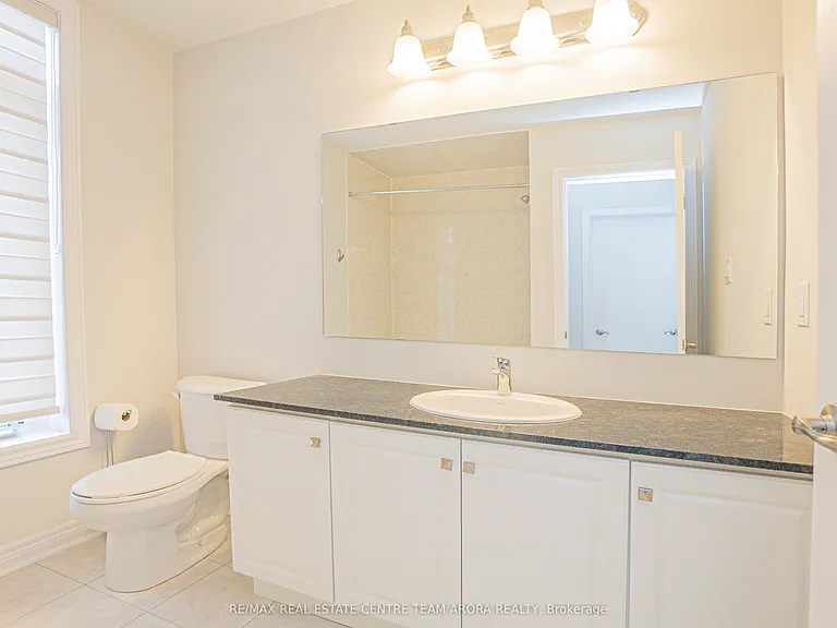 70 Keyworth Cres — Photo 11