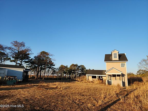 3rd image of 116 Mistletoe Lane