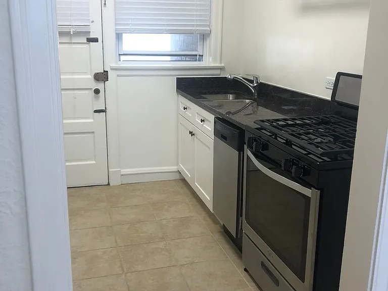 4233-39 N Hermitage Ave — Photo 17
