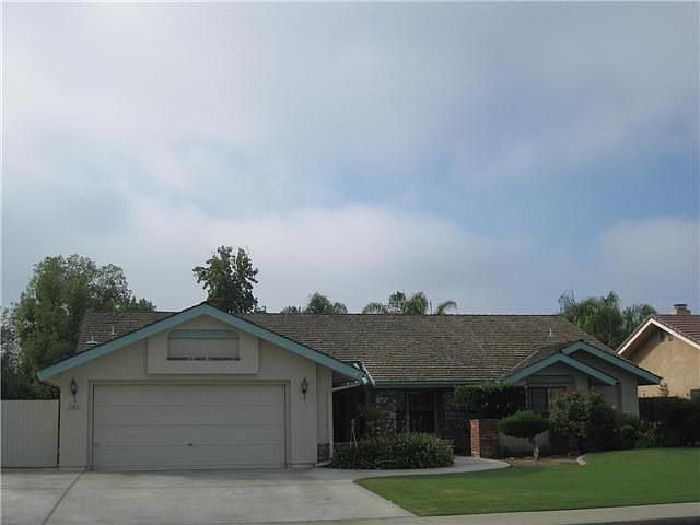 2nd image of 9405 Wandering Oak Dr