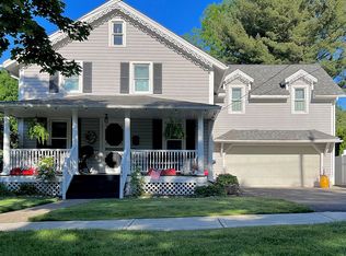 144 Bradley St, Chagrin Falls, OH 44022