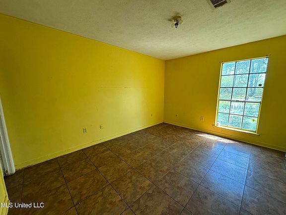 5th image of 235 Ramada Cir