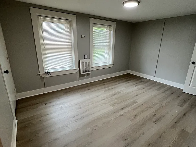 109 Emerson St #1 — Photo 3